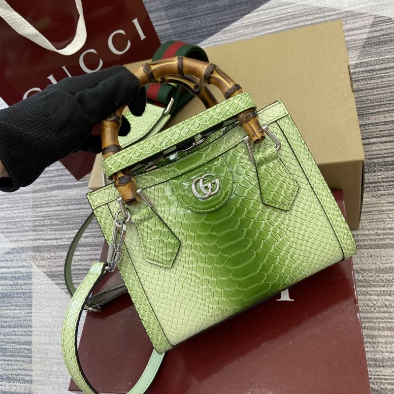 Gvc*1 tote bags